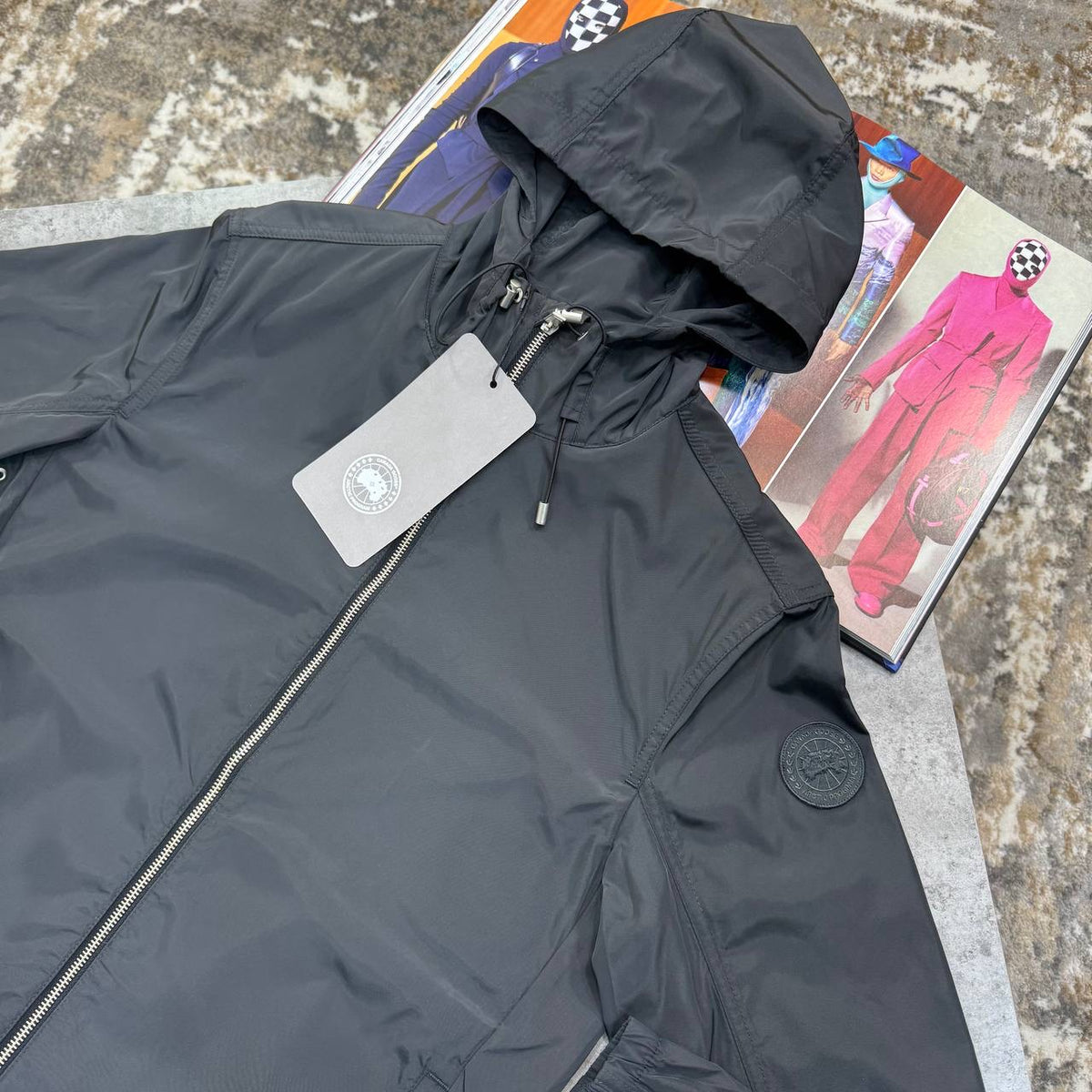 C.G WINDBREAKER SIDE BADGE CHARCOAL