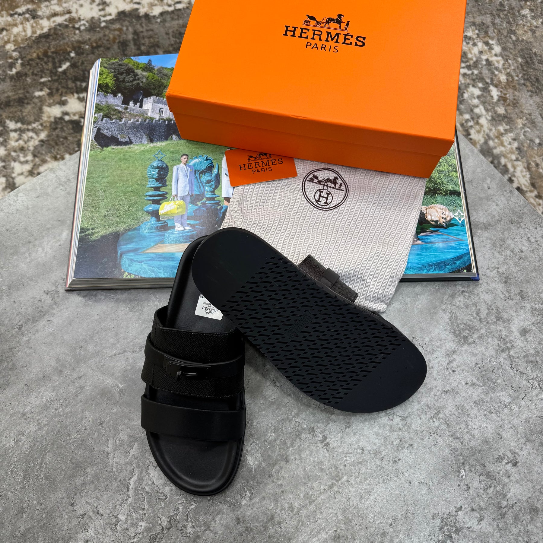 HRMS SLIPPERS MENS BLACK