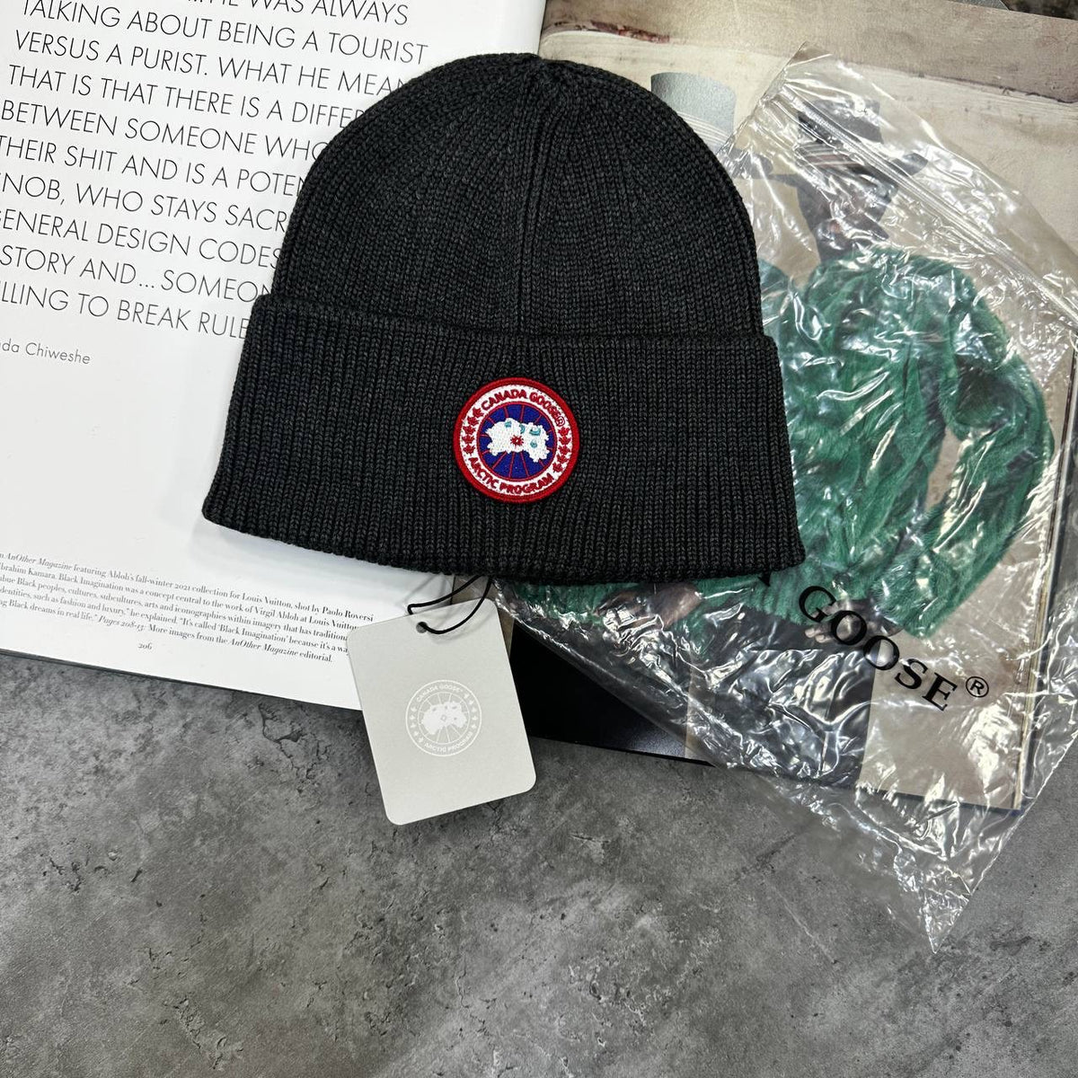 CANDA GOOSE BEANIE NAVY WITH RED BADGE