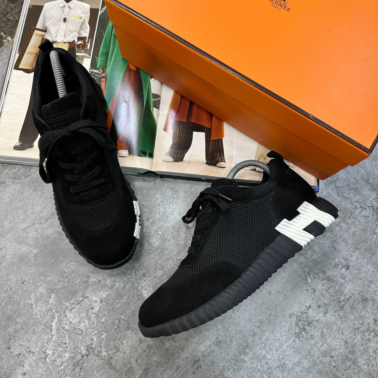 HRMS BOUNCING TRAINERS ALL BLACK