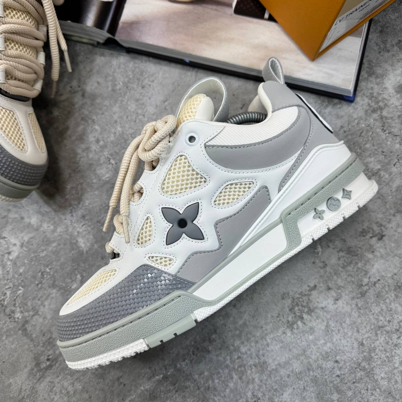 LVE SKATES- BEIGE/GREY
