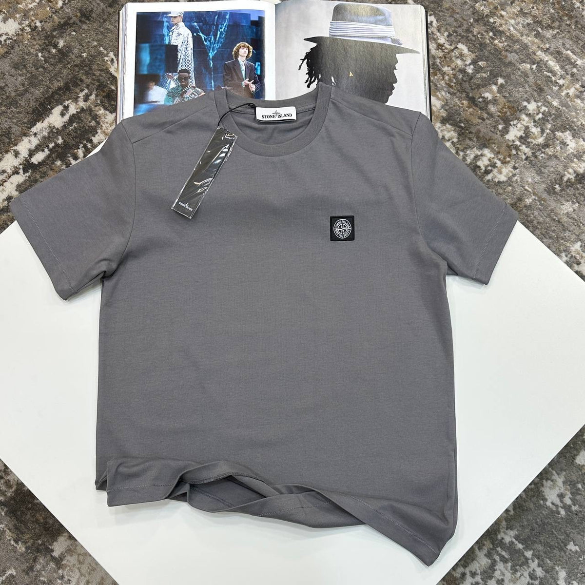 STN-ISLND TSHIRT- GREY
