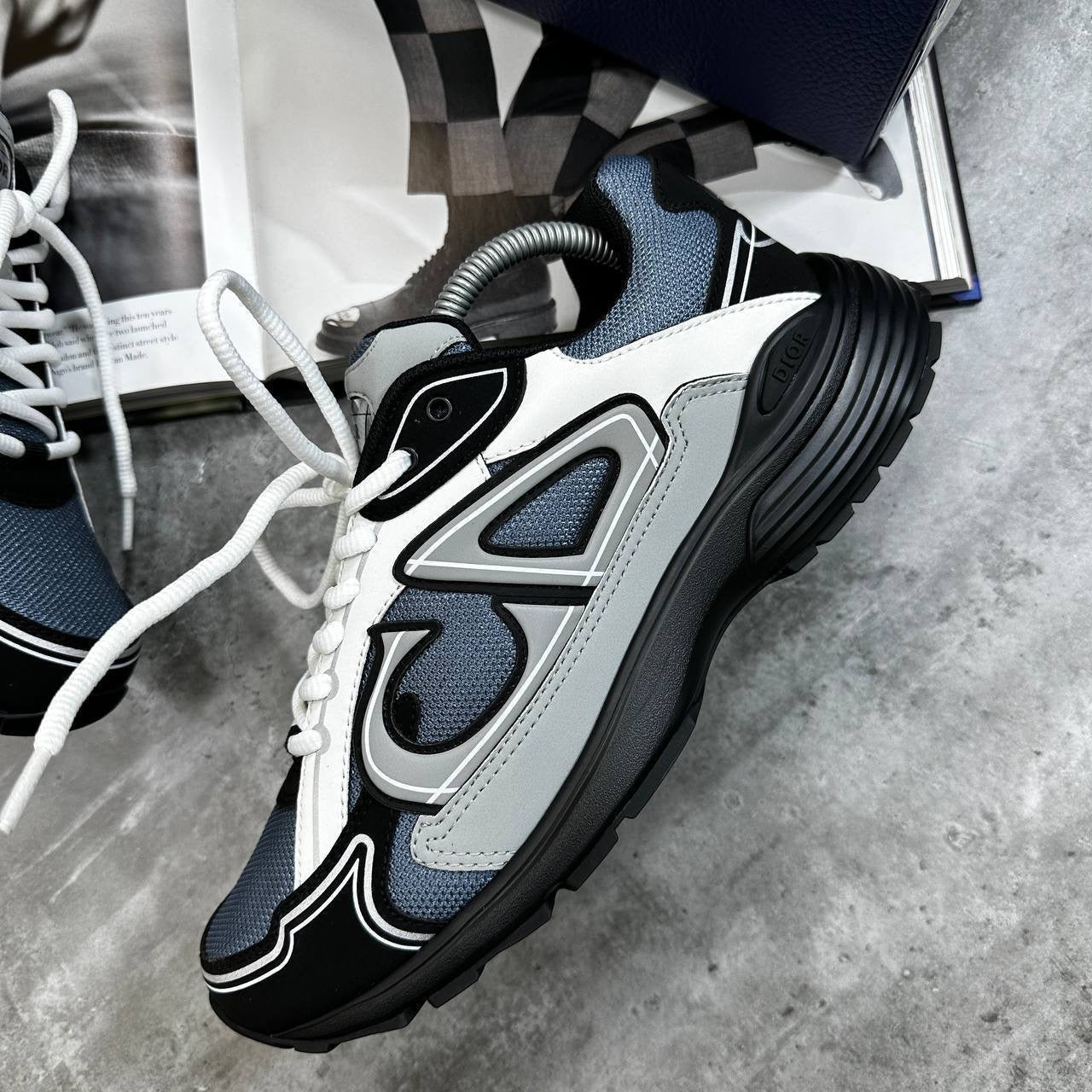 B-30 TRAINER-GREY/BLACK