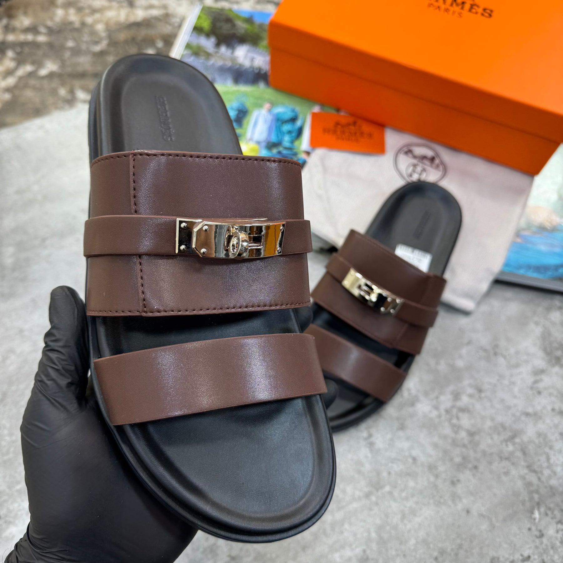 HRMS SLIPPERS MENS DARK BROWN